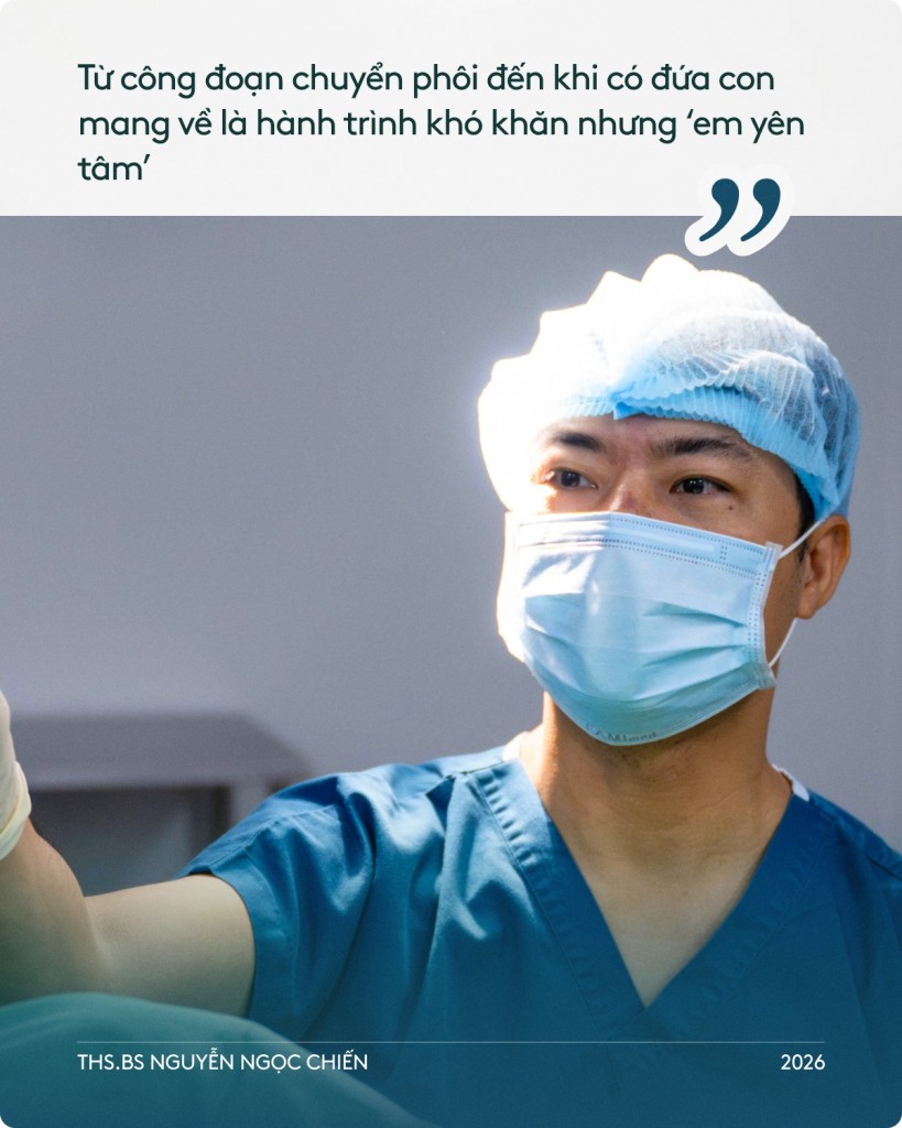 Bệnh nhân từ Anh, Nhật đưa con về Hà Nội thăm 