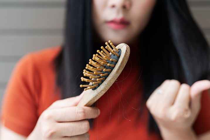 Gội đầu kiểu này cực hại da đầu lại dễ gây hói: Đáng tiếc nhiều người Việt vẫn mắc, thay đổi ngay hôm nay để cứu lấy mái tóc- Ảnh 3.