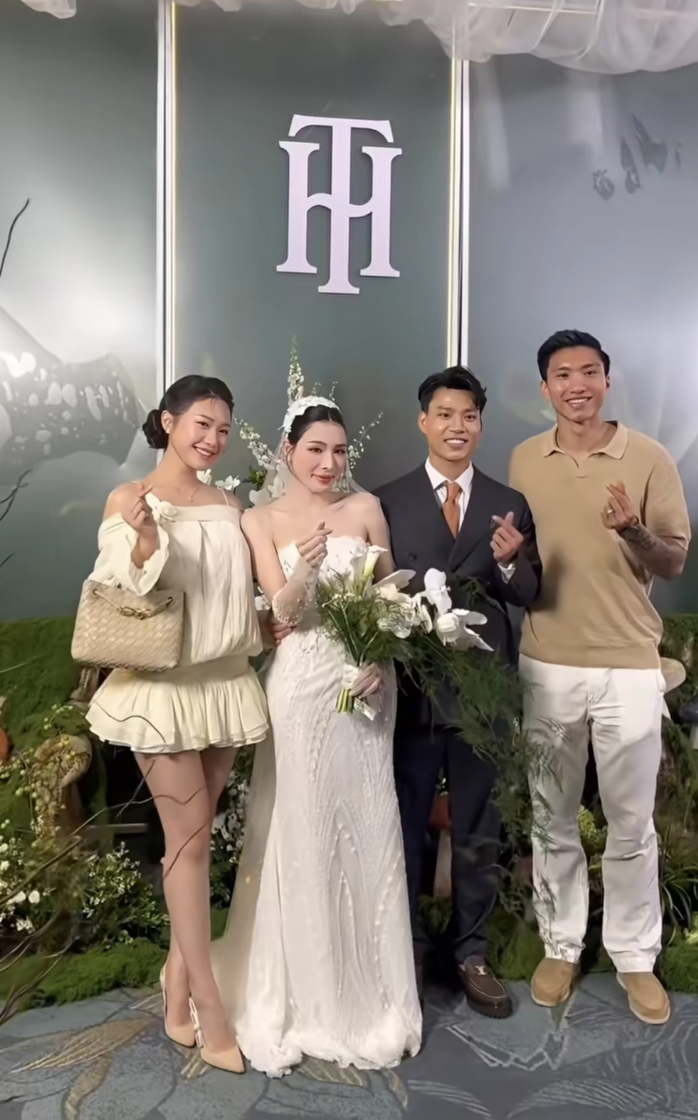 Doãn Hải My lên đồ đi ăn cưới là rõ đẳng cấp Top 10 Hoa hậu Việt Nam, khác hẳn style nhạt nhạt thường ngày- Ảnh 2.