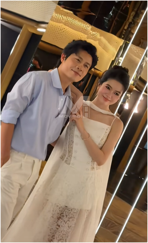 Yên Đan lộ ảnh nắm tay tình tứ với bố đơn thân nổi tiếng showbiz, hơn nhau cả con giáp - Ảnh 4.