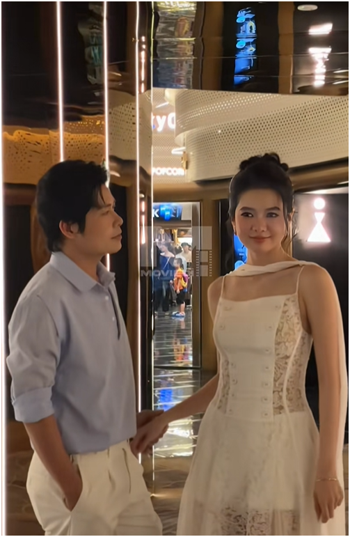 Yên Đan lộ ảnh nắm tay tình tứ với bố đơn thân nổi tiếng showbiz, hơn nhau cả con giáp - Ảnh 5.