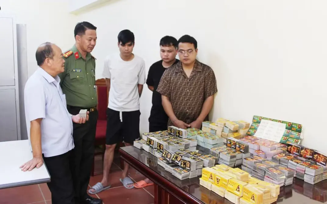 Triệt phá đường dây livestream vé cào trúng thưởng, lừa đảo hơn 600 triệu đồng - Ảnh 1.