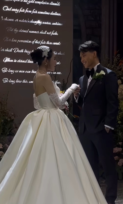 Trần Bích Hạnh công khai con riêng tại đám cưới, Văn Thanh tuyên bố: “Ba sẽ luôn ở bên bảo vệ và yêu thương hai mẹ con”- Ảnh 1. Trần Bích Hạnh công khai con riêng tại đám cưới, Văn Thanh tuyên bố: “Ba sẽ luôn ở bên bảo vệ và yêu thương hai mẹ con”- Ảnh 1.