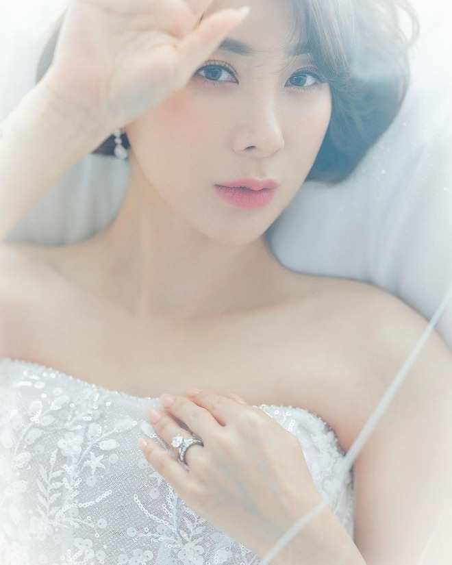 Nữ ca sĩ đình đám bị chồng doanh nhân ép ly hôn sau 7 tháng cưới: “Tôi khổ sở vô cùng”- Ảnh 3.