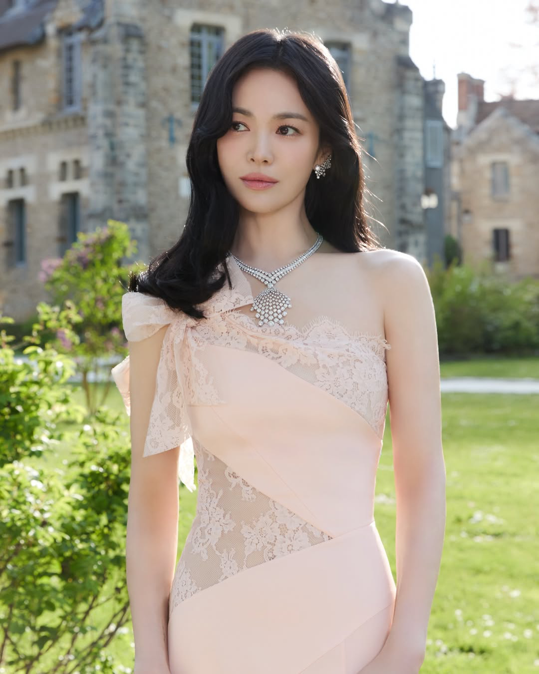 Lộ người tặng quà xa xỉ cho Song Hye Kyo hậu ly hôn Song Joong Ki, nhan sắc đỉnh tới mức được phong thần- Ảnh 7.