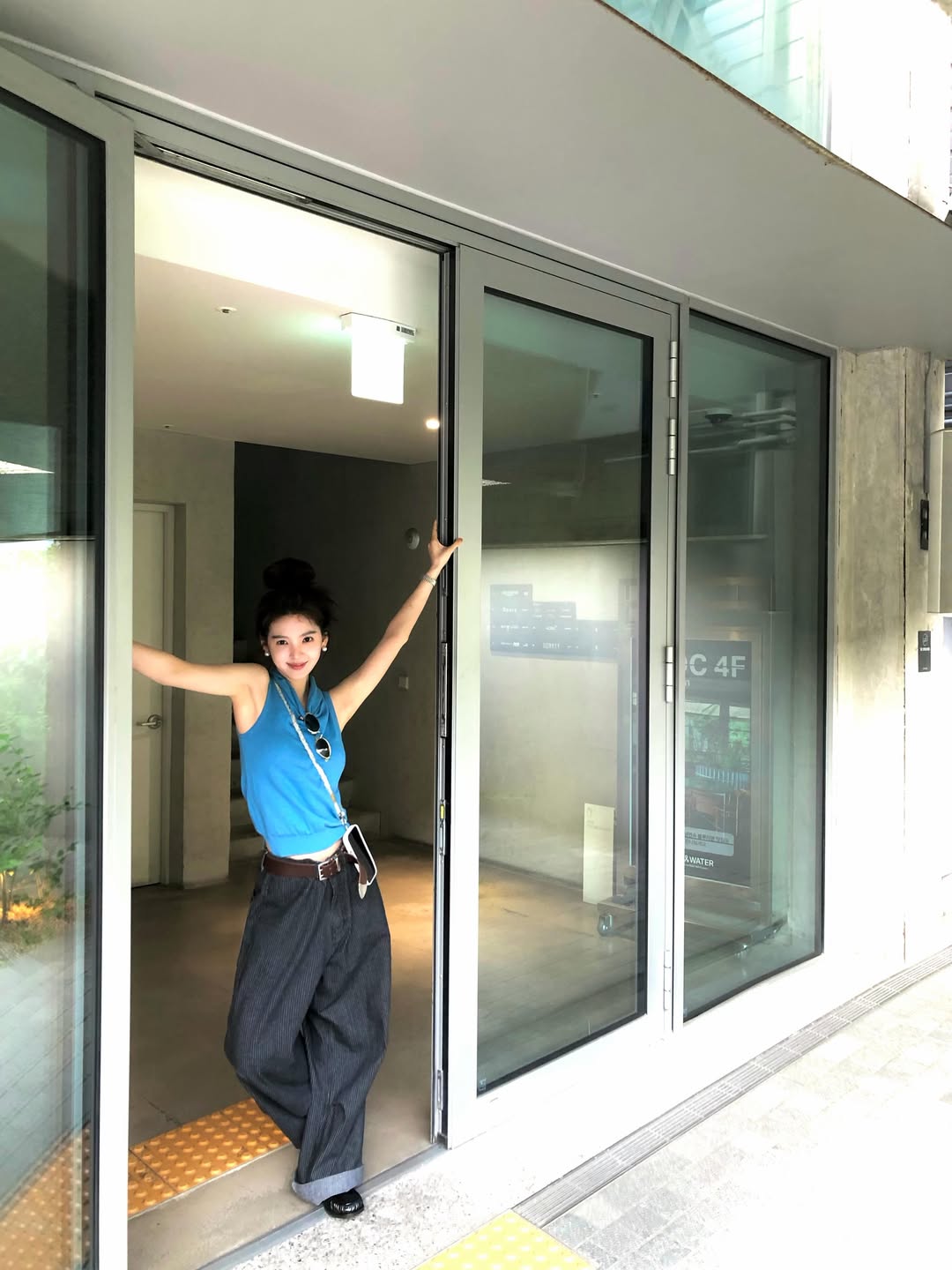 Tiểu hoa Cbiz đẹp như mối tình đầu, mùa hè mặc đẹp đến mức muốn "copy" cả tủ đồ - Ảnh 3.