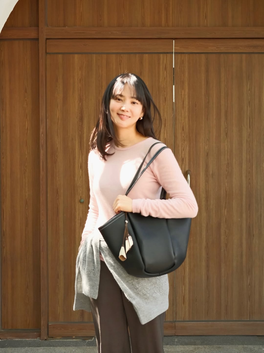Không tin mỹ nhân này 42 tuổi vì gương mặt baby "búng ra sữa": Gái trẻ nhìn style mà muốn copy theo- Ảnh 9.