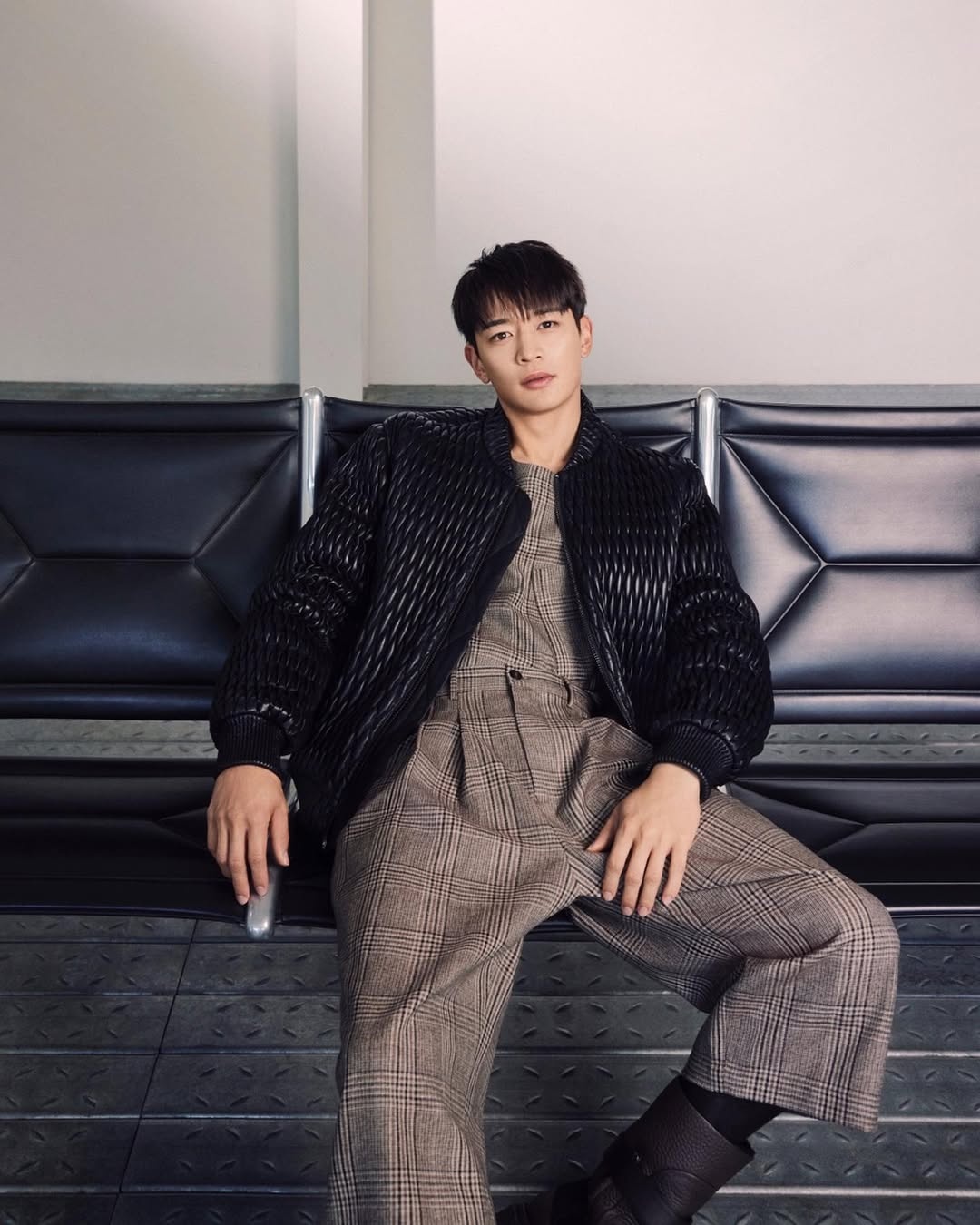 Minho (SHINee) "oanh tạc" sự kiện tại Việt Nam: Visual hack cam thường, zoom cận tới đâu cũng thấy như phim điện ảnh- Ảnh 7. Minho (SHINee) "oanh tạc" sự kiện tại Việt Nam: Visual hack cam thường, zoom cận tới đâu cũng thấy như phim điện ảnh - Ảnh 9.