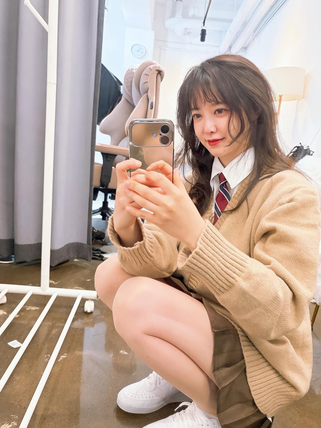 Đố ai làm lại Goo Hye Sun: Đăng 4 ảnh khoe chân nõn nà đã đủ khiến bạn trai tin đồn Lee Min Ho bị réo gọi khắp MXH- Ảnh 3.