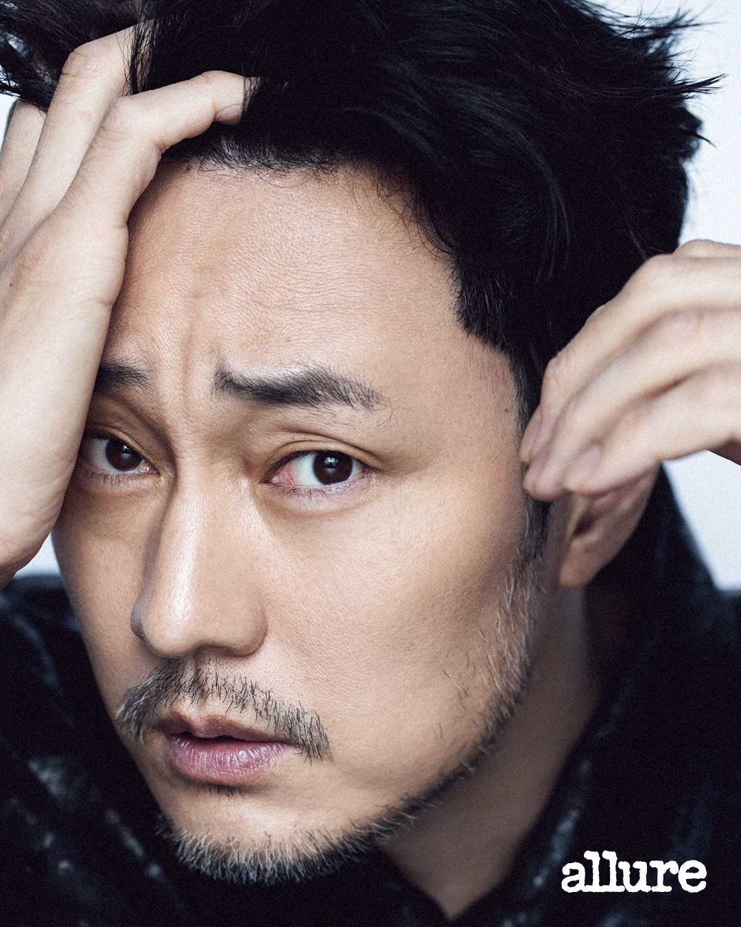Diện mạo gây sốc của So Ji Sub sau khi cưới vợ kém gần 20 tuổi- Ảnh 2.