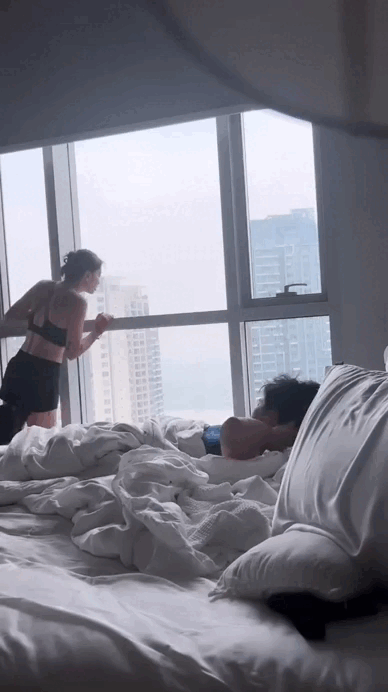 Chị đại showbiz cưới "hồng hài nhi" kém 11 tuổi: Được chồng chăm như em bé, sống trong căn hộ cao cấp, view hướng thẳng sông- Ảnh 10.