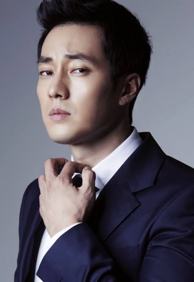 Diện mạo gây sốc của So Ji Sub sau khi cưới vợ kém gần 20 tuổi- Ảnh 7.