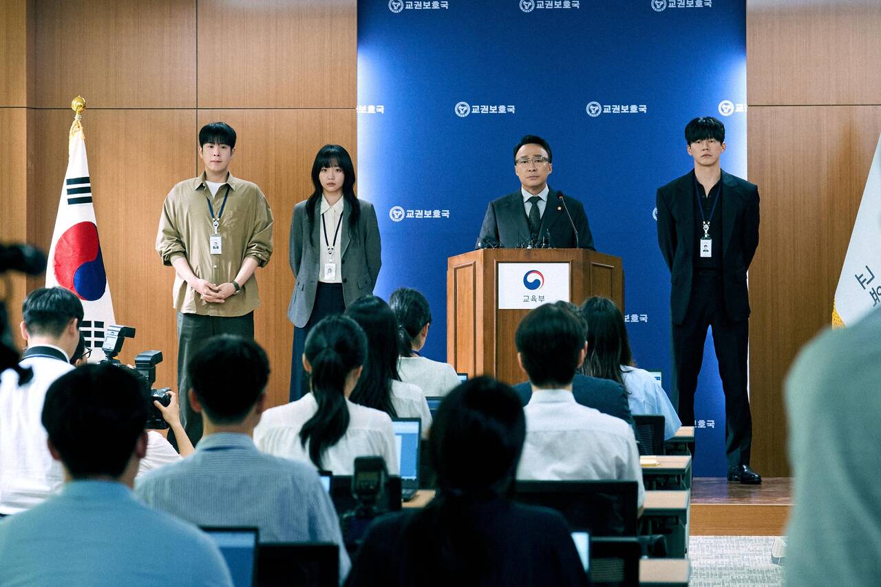 Teach You a Lesson hot quá rồi: Sở giáo dục Hàn Quốc đề xuất lập cục bảo vệ giáo quyền, netizen ủng hộ nhiệt liệt- Ảnh 2. Teach You a Lesson hot quá rồi: Sở giáo dục Hàn Quốc đề xuất lập cục bảo vệ giáo quyền, netizen ủng hộ nhiệt liệt- Ảnh 2.