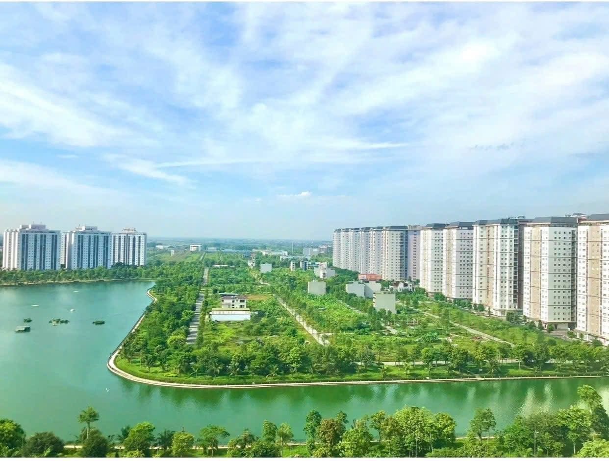 Áp lực bủa vây, doanh nghiệp BĐS buộc phải 
