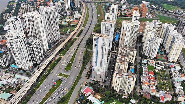 GS.TS Hoàng Văn Cường: Tiền vào bất động sản không phải vấn đề- Ảnh 2. GS.TS Hoàng Văn Cường: Tiền vào bất động sản không phải vấn đề- Ảnh 2.