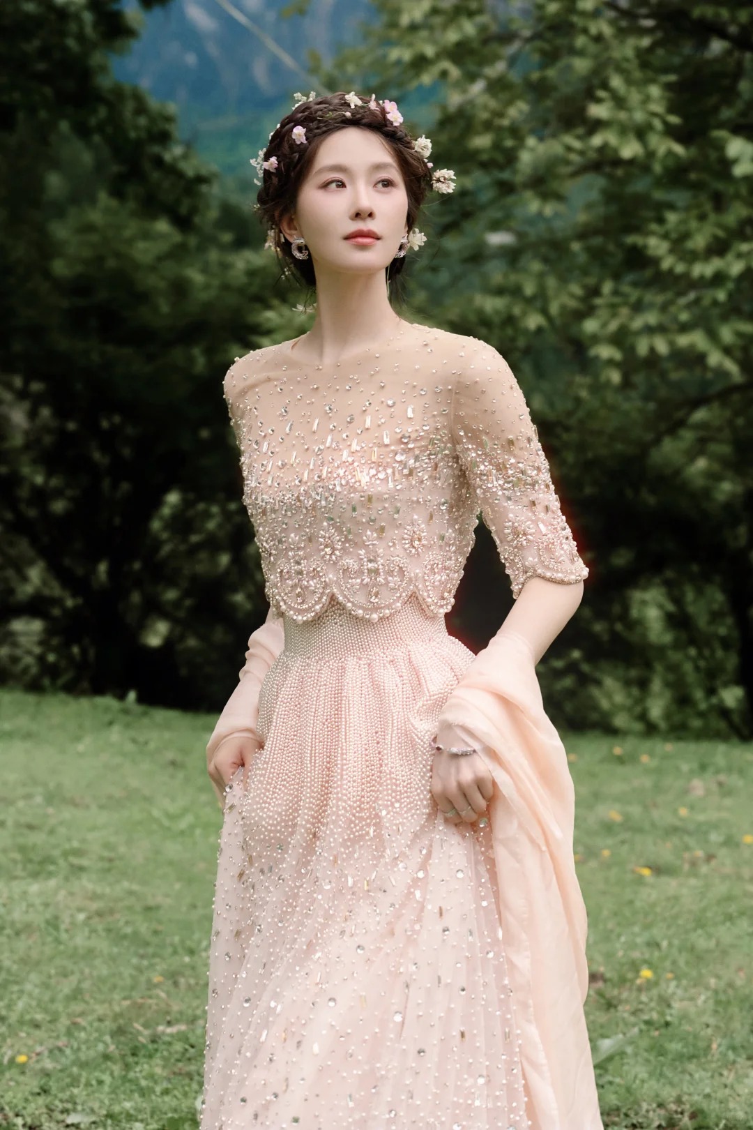Bức ảnh bóc trần việc photoshop quá đà để có visual tiên tử của Lưu Thi Thi- Ảnh 3.