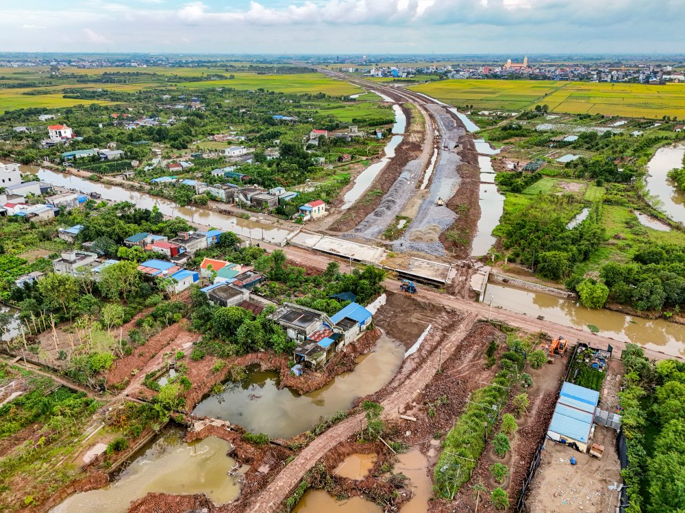 Chuẩn bị thu hồi 620ha đất của hơn 6.000 hộ dân để làm siêu dự án giao thông 200.000 tỷ đồng lớn bậc nhất phía Bắc, kết nối với Thủ đô và loạt tỉnh, thành- Ảnh 1.