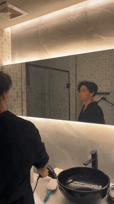 Chị đại showbiz cưới "hồng hài nhi" kém 11 tuổi: Được chồng chăm như em bé, sống trong căn hộ cao cấp, view hướng thẳng sông- Ảnh 12.