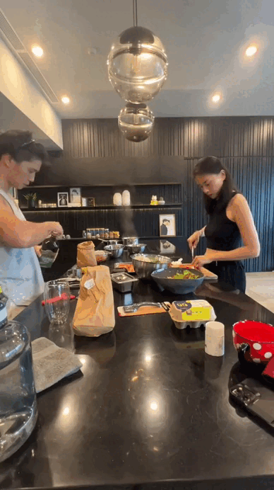 Chị đại showbiz cưới "hồng hài nhi" kém 11 tuổi: Được chồng chăm như em bé, sống trong căn hộ cao cấp, view hướng thẳng sông- Ảnh 4.