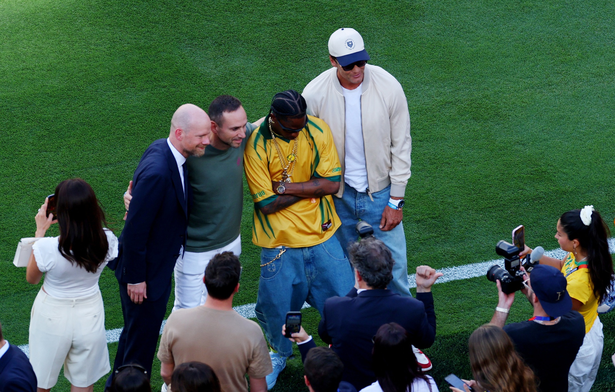 Vũ trụ siêu sao và huyền thoại trứ danh hội tụ cổ vũ Brazil: Ronaldo "Béo" lo sốt vó bên cạnh "thiên thần" Kaka- Ảnh 8.