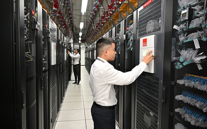 Trung tâm dữ liệu AI đầu tiên ở APAC đạt chuẩn Uptime Tier III với siêu máy chủ Nvidia H200 - Ảnh 2. Trung tâm dữ liệu AI đầu tiên ở APAC đạt chuẩn Uptime Tier III với siêu máy chủ Nvidia H200 - Ảnh 2.