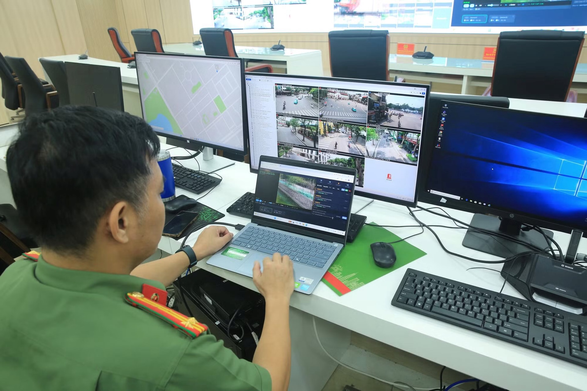 Tất cả người dân Hà Nội chú ý: Công an sử dụng UAV tuần tra trên không, công nghệ “mắt thần” nhạy cỡ nào?- Ảnh 3.