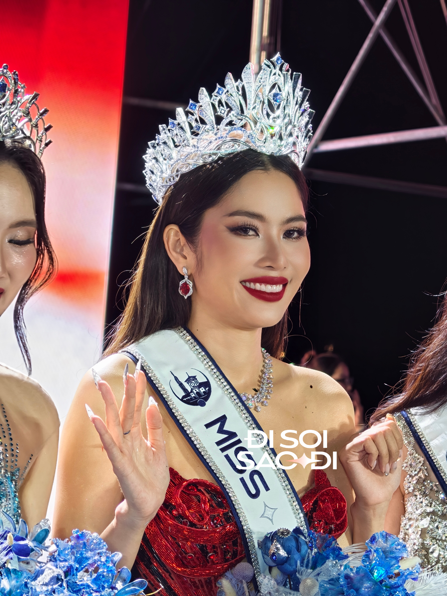 Sân khấu Miss Cosmo TP. HCM bốc cháy khi Nam Anh đăng quang- Ảnh 2.