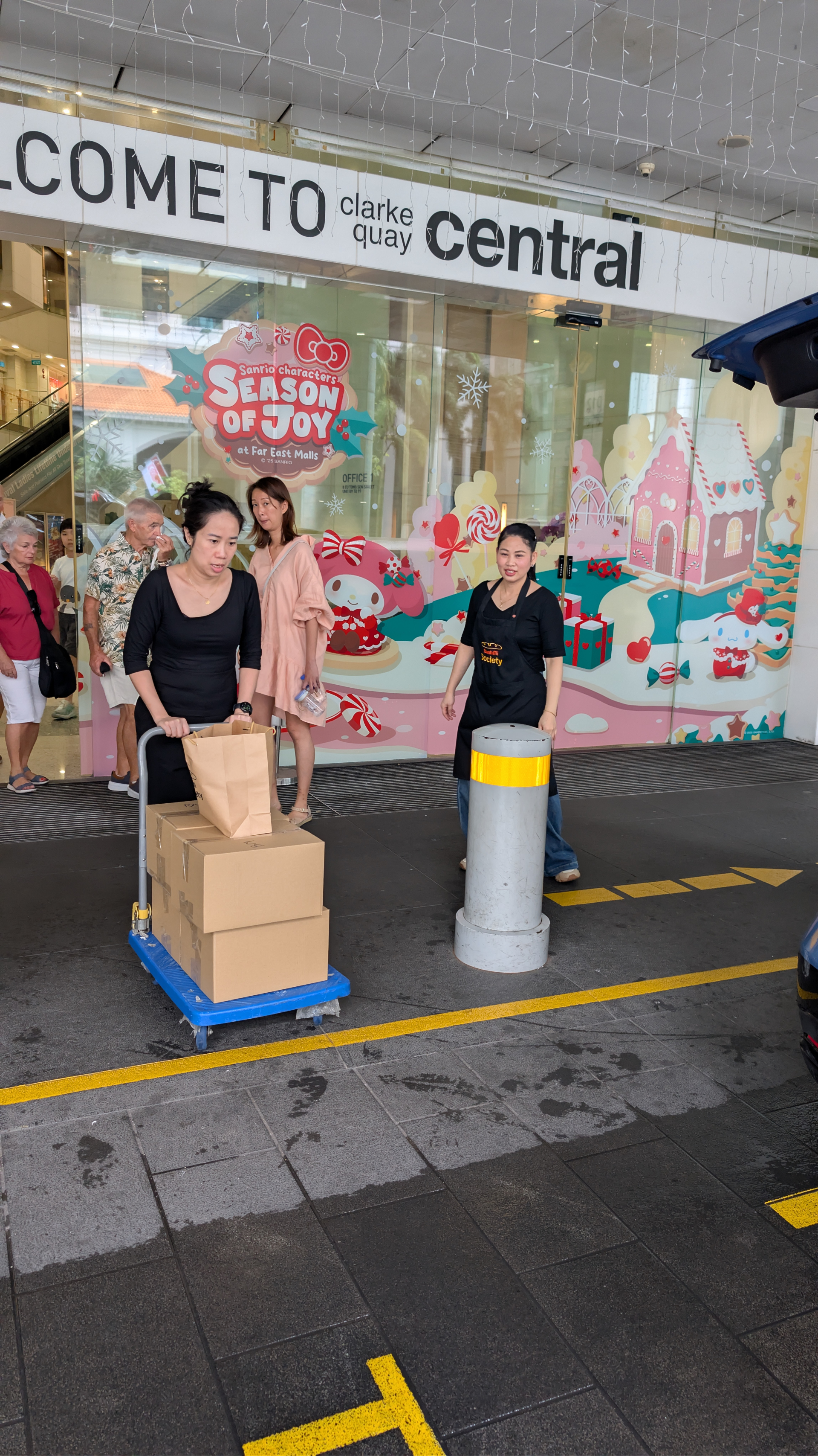 Từ giám đốc Google đến người đứng nướng thịt ở Singapore: ‘Một năm bán bánh mì, tôi hiểu hơn giá trị của lao động’- Ảnh 1.