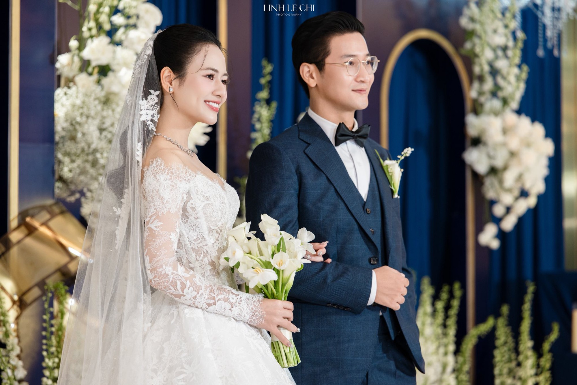 Cặp đôi Vbiz bí mật kết hôn 4 năm mà không ai biết, tướng phu thê rõ mồn một như đúc ra từ một khuôn- Ảnh 1. Cặp đôi Vbiz bí mật kết hôn 4 năm mà không ai biết, tướng phu thê rõ mồn một như đúc ra từ một khuôn- Ảnh 1.