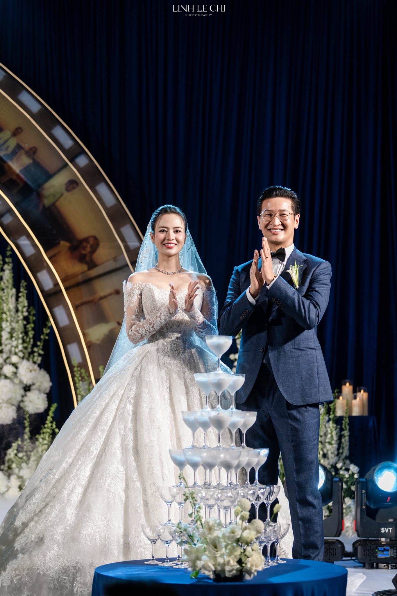 Cặp đôi Vbiz bí mật kết hôn 4 năm mà không ai biết, tướng phu thê rõ mồn một như đúc ra từ một khuôn- Ảnh 4. Cặp đôi Vbiz bí mật kết hôn 4 năm mà không ai biết, tướng phu thê rõ mồn một như đúc ra từ một khuôn- Ảnh 4.