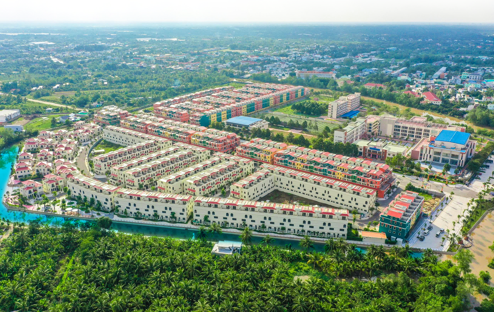 Hơn cả một sự kế thừa: Điều gì đang định hình tính cách hệ bất động sản mang thương hiệu T&T Group - Ảnh 3. Hơn cả một sự kế thừa: Điều gì đang định hình tính cách hệ bất động sản mang thương hiệu T&T Group - Ảnh 3.