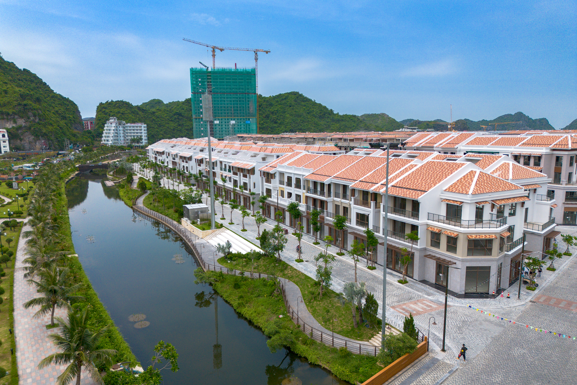 Toàn cảnh dự án 12.500 tỷ đồng của Sun Group đang dần thành hình tại khu vực đón hàng triệu lượt khách du lịch mỗi năm - Ảnh 3.