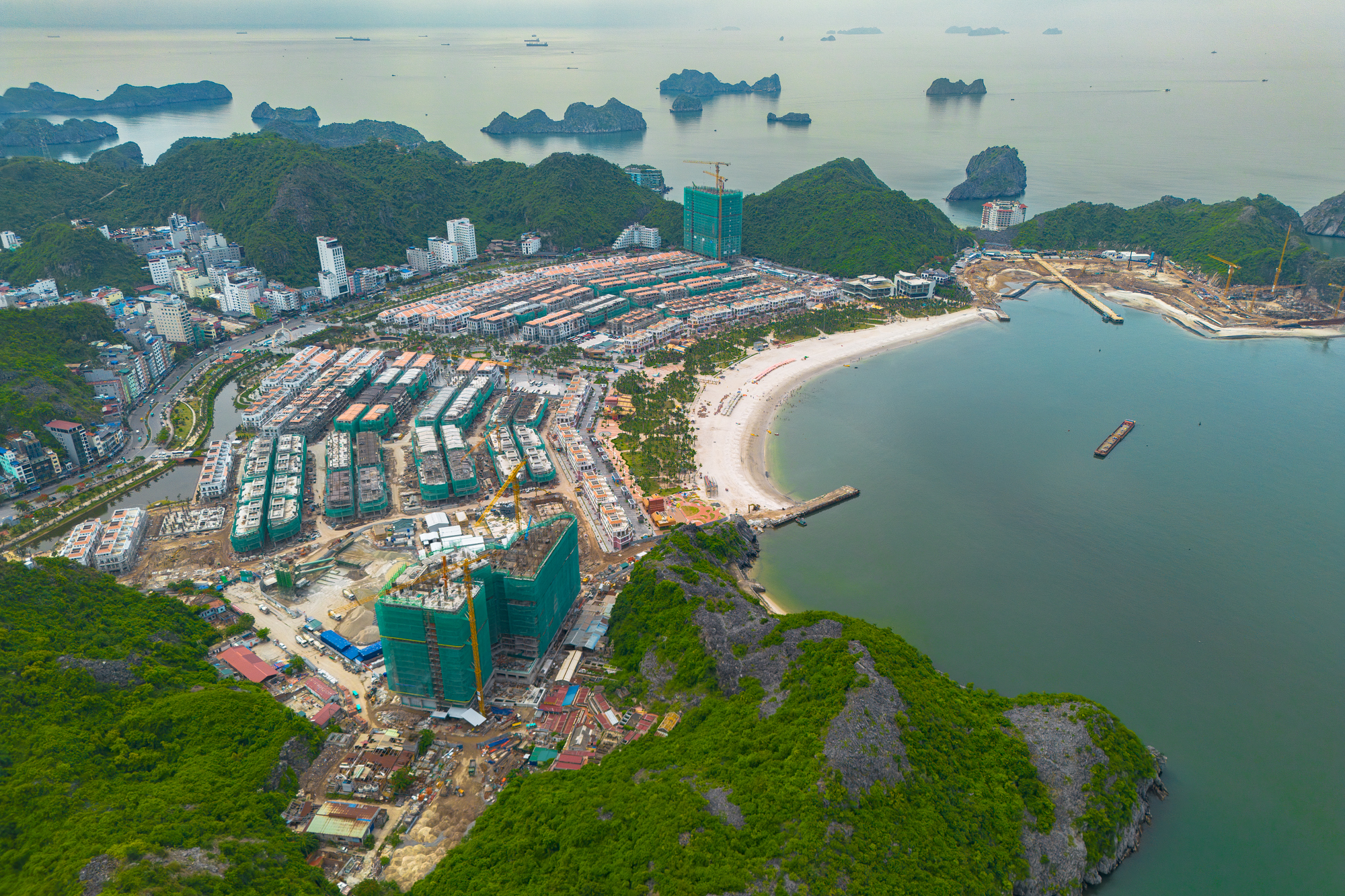 Toàn cảnh dự án 12.500 tỷ đồng của Sun Group đang dần thành hình tại khu vực đón hàng triệu lượt khách du lịch mỗi năm - Ảnh 6.