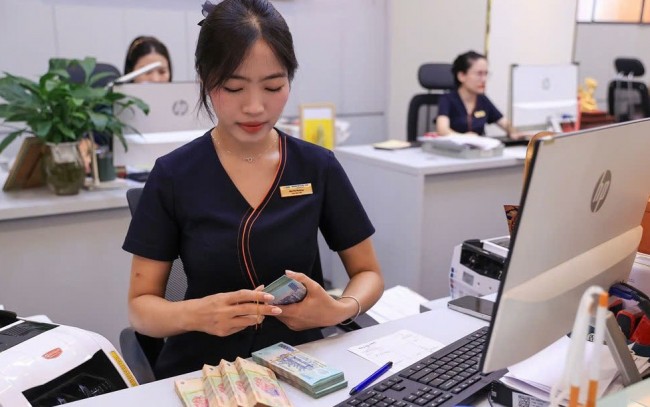 “Bước lùi chiến thuật” hỗ trợ tăng trưởng