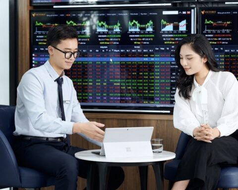 Dòng tiền đang chờ kết quả kinh doanh quý II “dẫn lối”