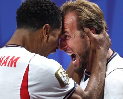 Harry Kane chói sáng, đập tan lời nguyền 60 năm của tuyển Anh tại World Cup!