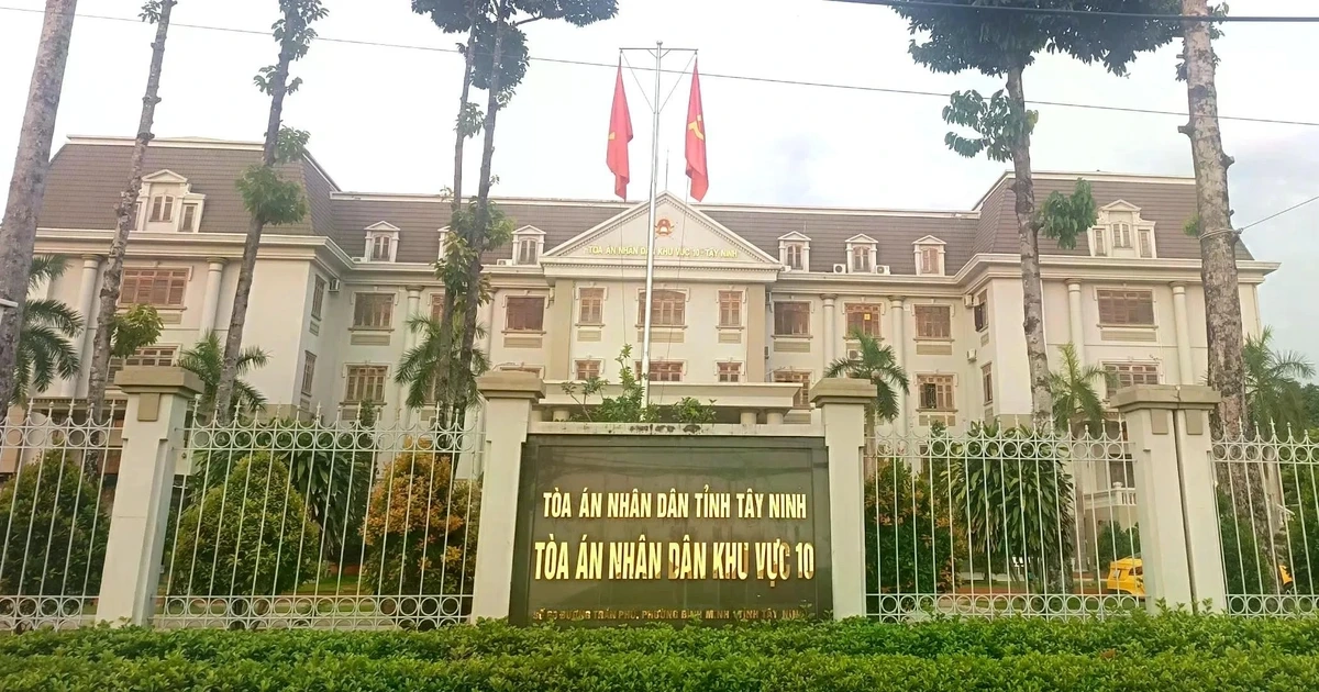 Dôi dư hàng trăm trụ sở ở vị trí ‘đất vàng’