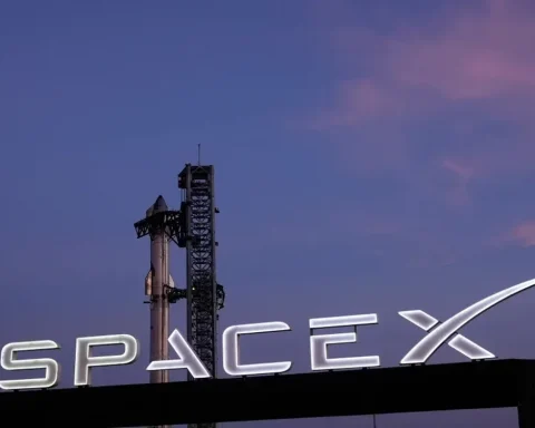 SpaceX được cho là đang thử nghiệm thiết bị AI giống điện thoại