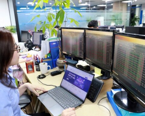 Chứng khoán ngày 2/7: VN-Index tích lũy dưới vùng kháng cự, chờ động lực bứt phá