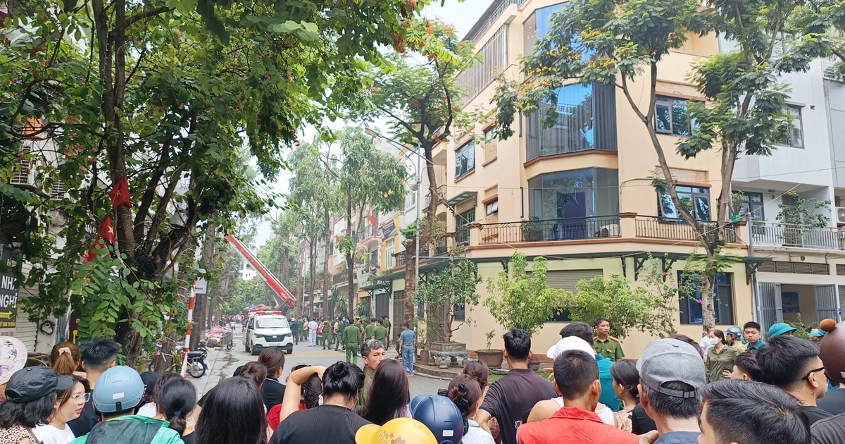 Cháy nhà liền kề ở Hà Nội, hai người tử vong