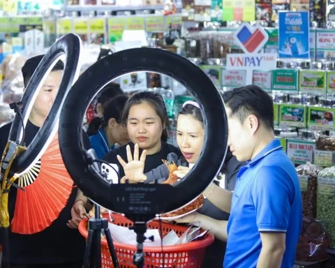 Sàn thương mại điện tử đồng loạt siết định danh người bán