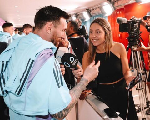 Messi đập tan tin đồn ngoại tình với nữ phóng viên bằng một hành động ngay trước ống kính truyền thông World Cup