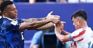 Căng như dây đàn: Mbappe “nóng mắt” với tiểu xảo của Paraguay, suýt xảy ra ẩu đả
