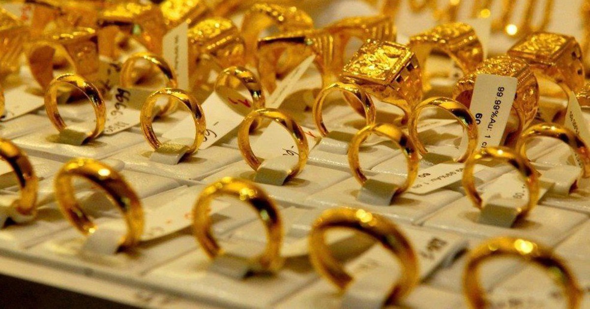 Có nên mua vàng ngay sau khi giá vừa giảm mạnh?