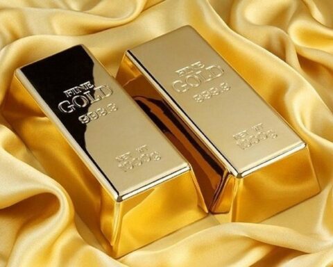 Vàng bật tăng từ đáy, một thế lực vẫn không ngừng “xả hàng”