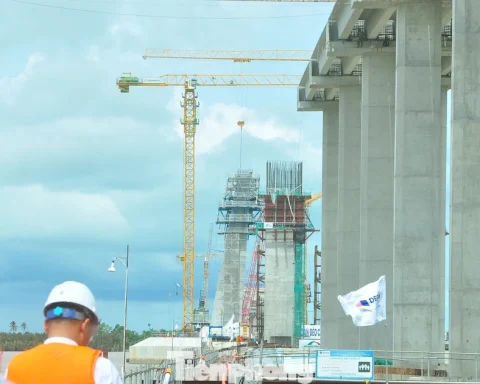 ‘Vượt mưa’ đưa cầu hơn 3.800 tỷ đồng vượt sông Hậu về đích đúng hạn