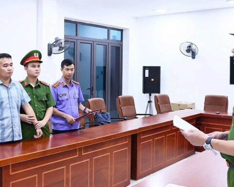 Danh tính nam giáo viên Trường THPT Chuyên Tuyên Quang bị Công an giữ người trong trường hợp khẩn cấp