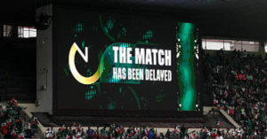 Chính thức: Trận Anh vs Mexico tại World Cup 2026 bị hoãn 1 tiếng vì giông bão đổ bộ, giờ bóng lăn liên tục thay đổi, CĐV la ó