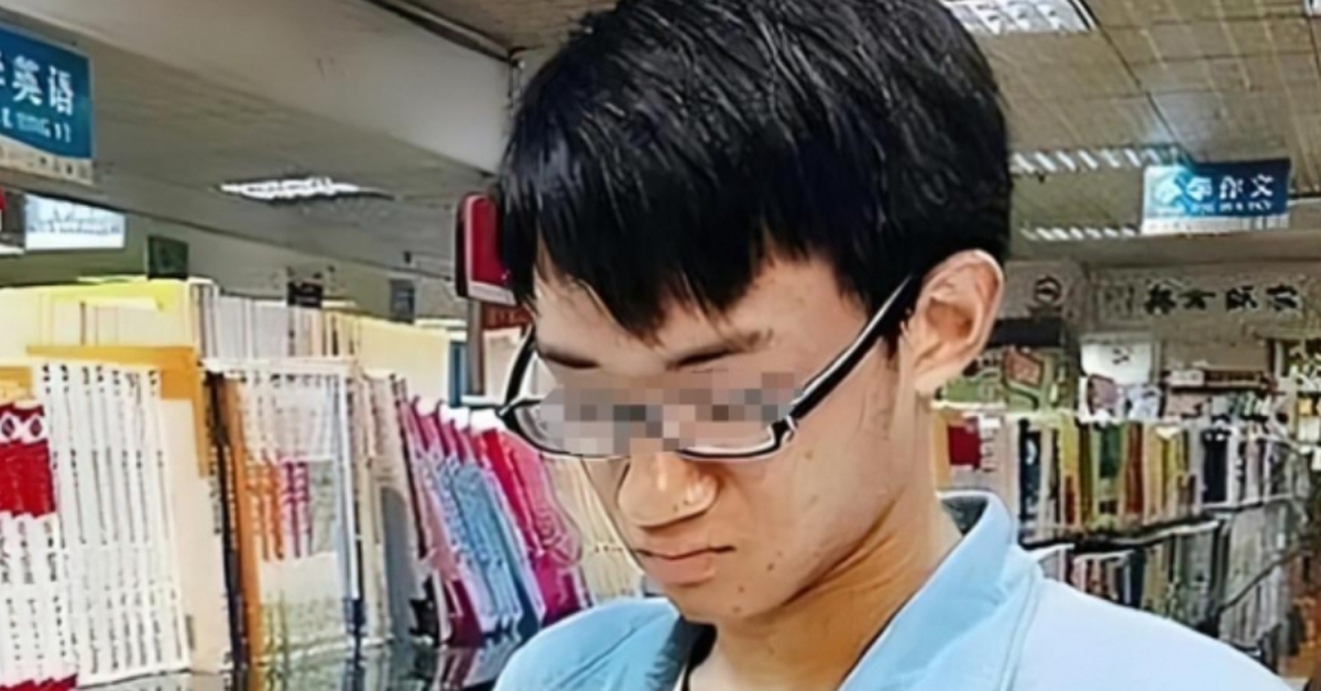 Nam sinh ưu tú thi ĐH bị điểm thấp lè tè, thầy giáo vội xin kiểm tra camera phòng thi, những gì nhìn thấy khiến ông sốc nặng!