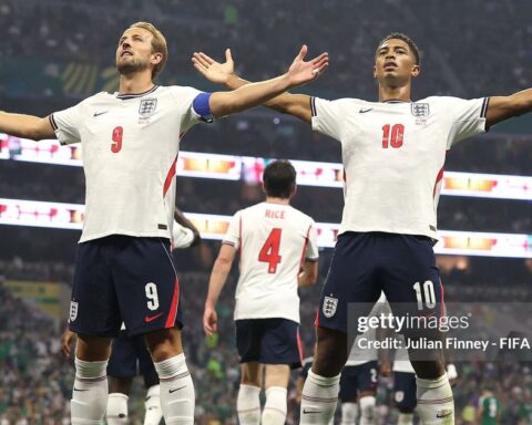 Anh nhọc nhằn đả bại Mexico 3-2 giành vé vào tứ kết World Cup sau trận đấu bị hoãn 1 tiếng, 1 thẻ đỏ và 2 quả penalty